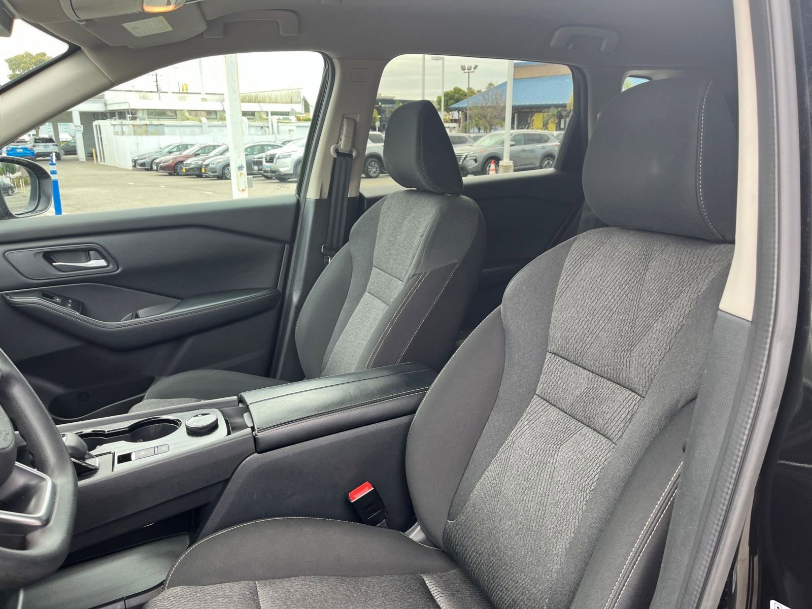 Used 2024 Nissan Rogue SV AWD/4WD image 38