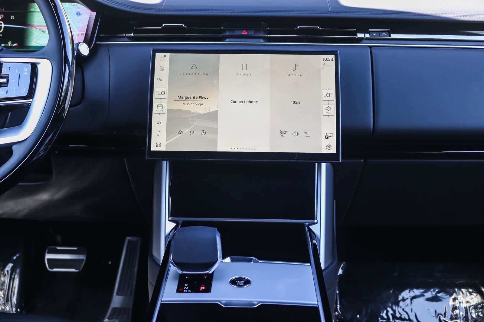 New 2026 Land Rover Range Rover Long Wheelbase SE AWD/4WD image 13