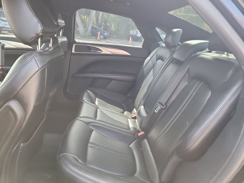 Used 2020 Lincoln MKZ w/ Convenience Package image 11