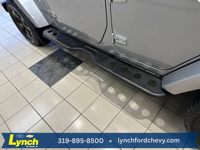 Used 2015 Jeep Wrangler Unlimited Sahara AWD/4WD image 21