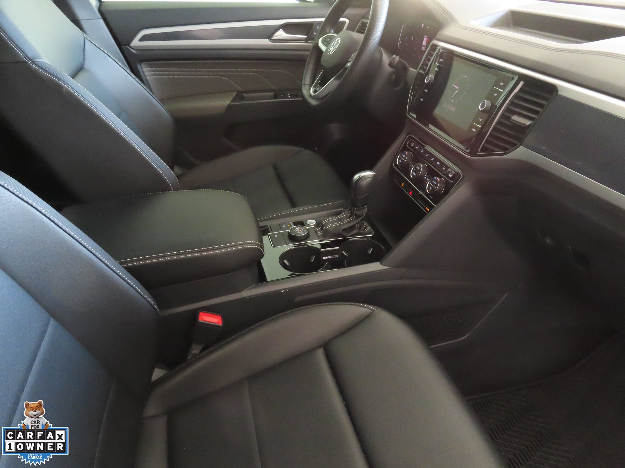 Used 2022 Volkswagen Atlas Cross Sport SEL R-Line AWD/4WD image 27