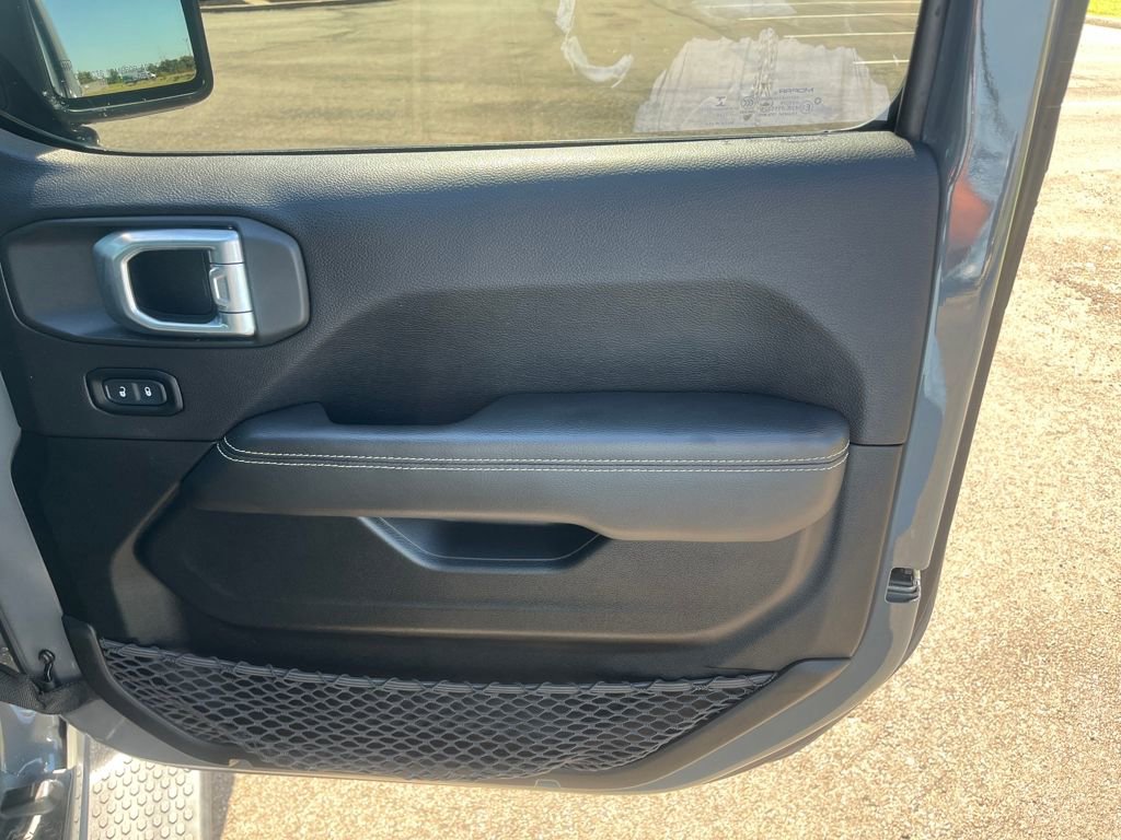 Used 2020 Jeep Wrangler Unlimited Sahara image 76