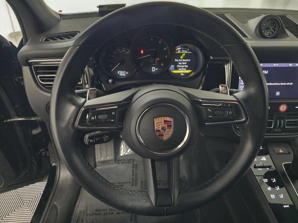 Certified 2024 Porsche Macan AWD/4WD image 16