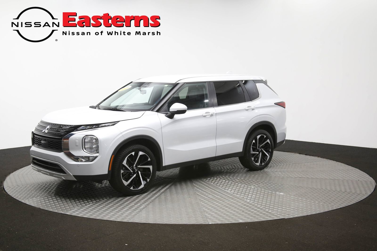 Used 2024 Mitsubishi Outlander AWD image 57