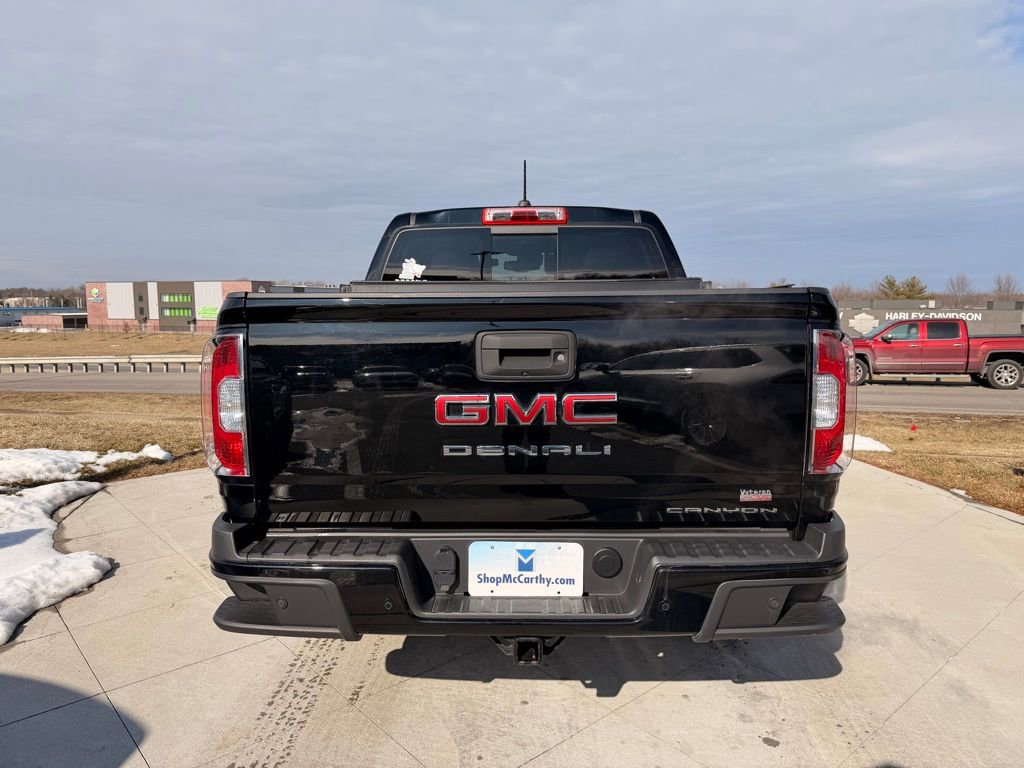 Used 2022 GMC Canyon Denali image 4