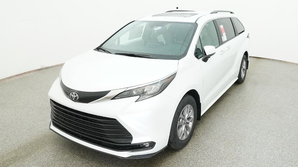New 2026 Toyota Sienna XLE FWD image 18