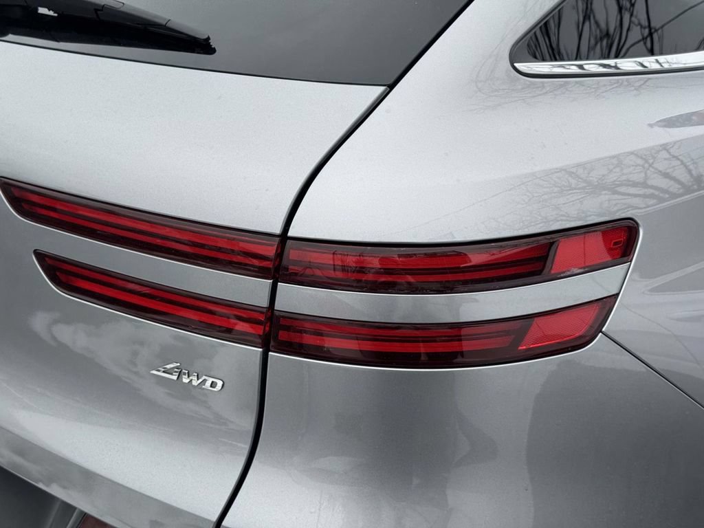 Certified 2023 Genesis GV70 2.5T w/ Select Package AWD/4WD image 5