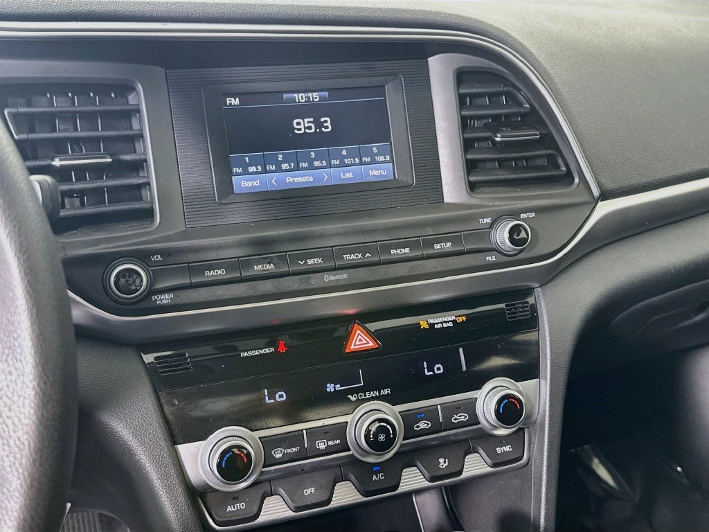 Used 2020 Hyundai Elantra SE w/ Cargo Package (C1) FWD image 16