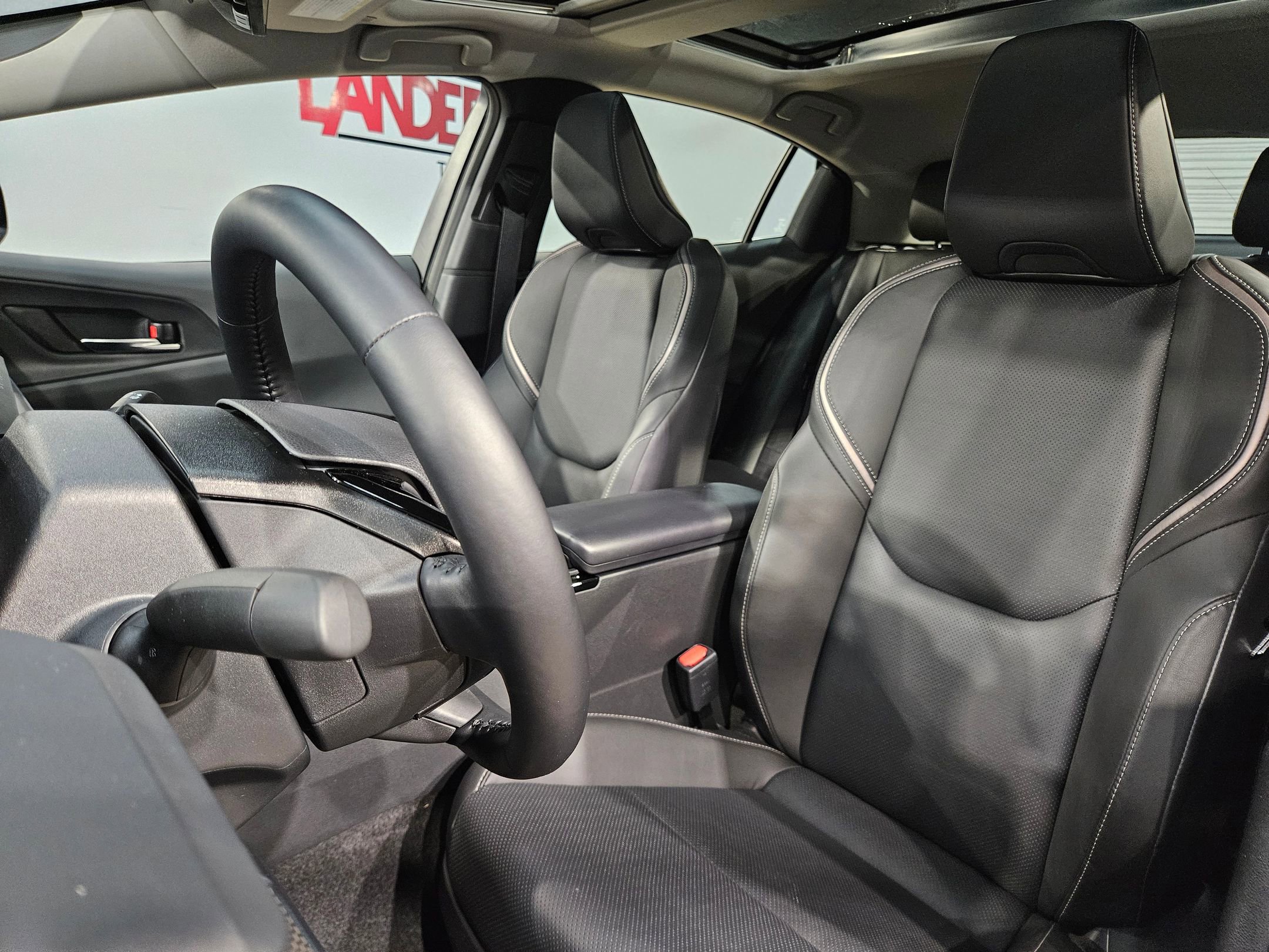 Used 2025 Toyota Prius Limited w/ Limited Premium Package FWD image 24