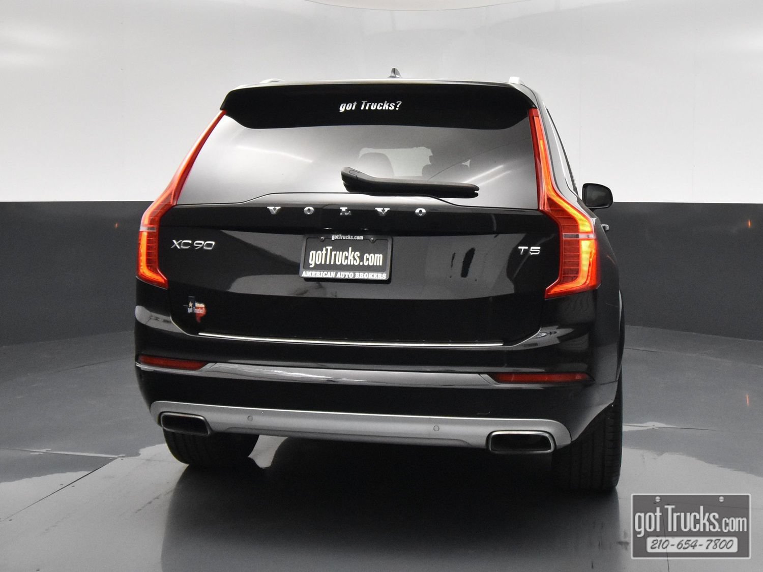 Used 2021 Volvo XC90 T5 Momentum w/ Protection Package Premier FWD image 6