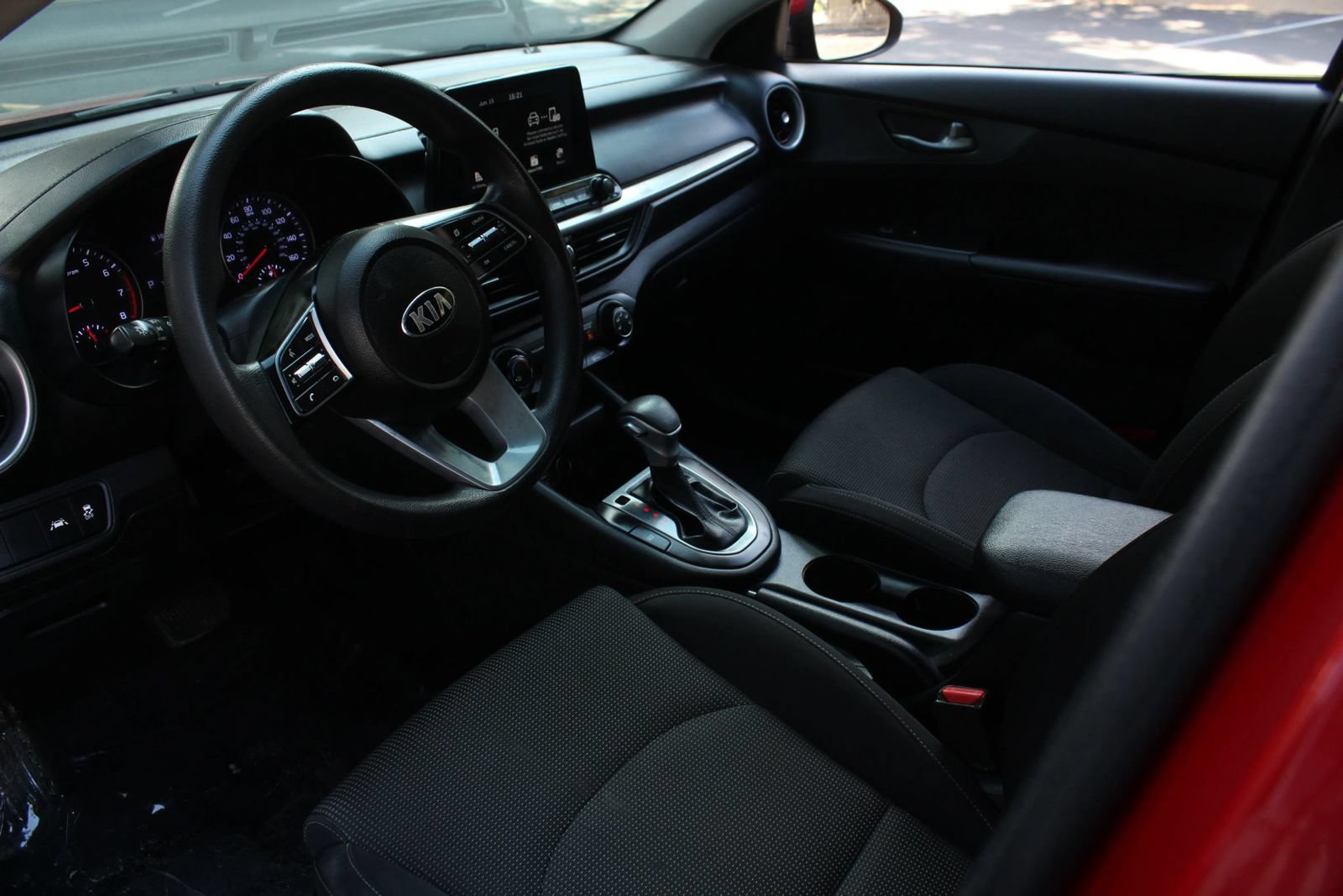 Used 2020 Kia Forte LXS FWD image 13