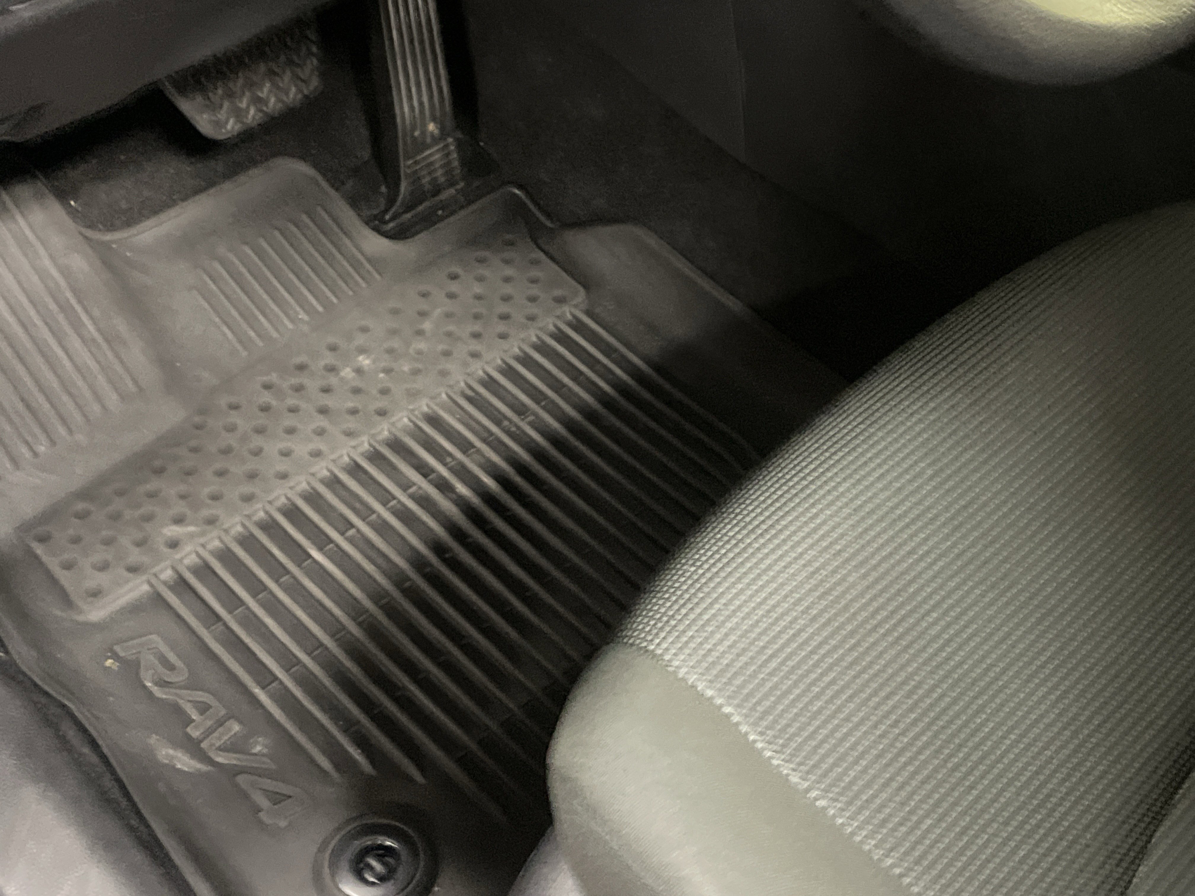 Used 2025 Toyota RAV4 LE image 17