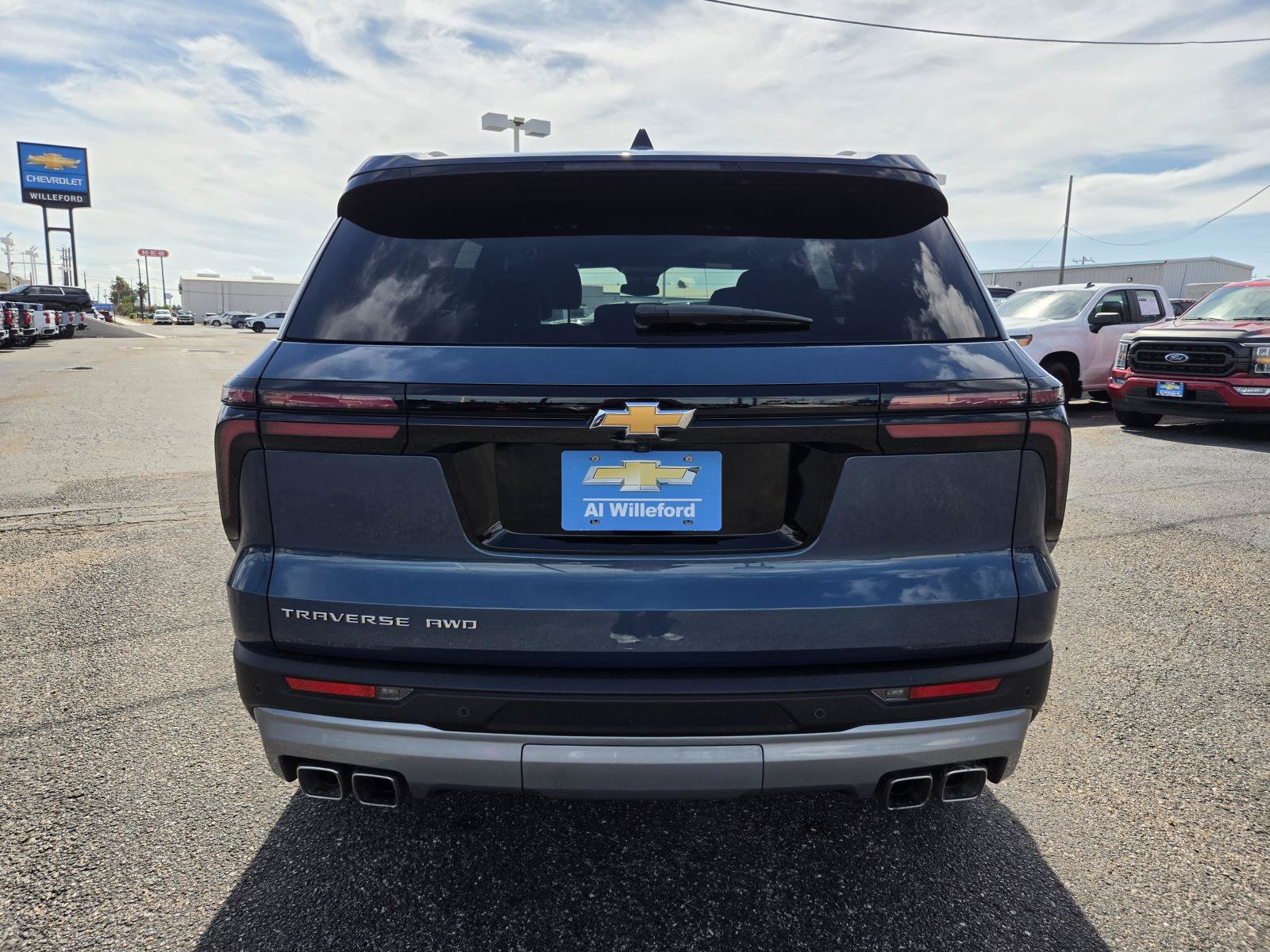Used 2026 Chevrolet Traverse LT AWD/4WD image 4