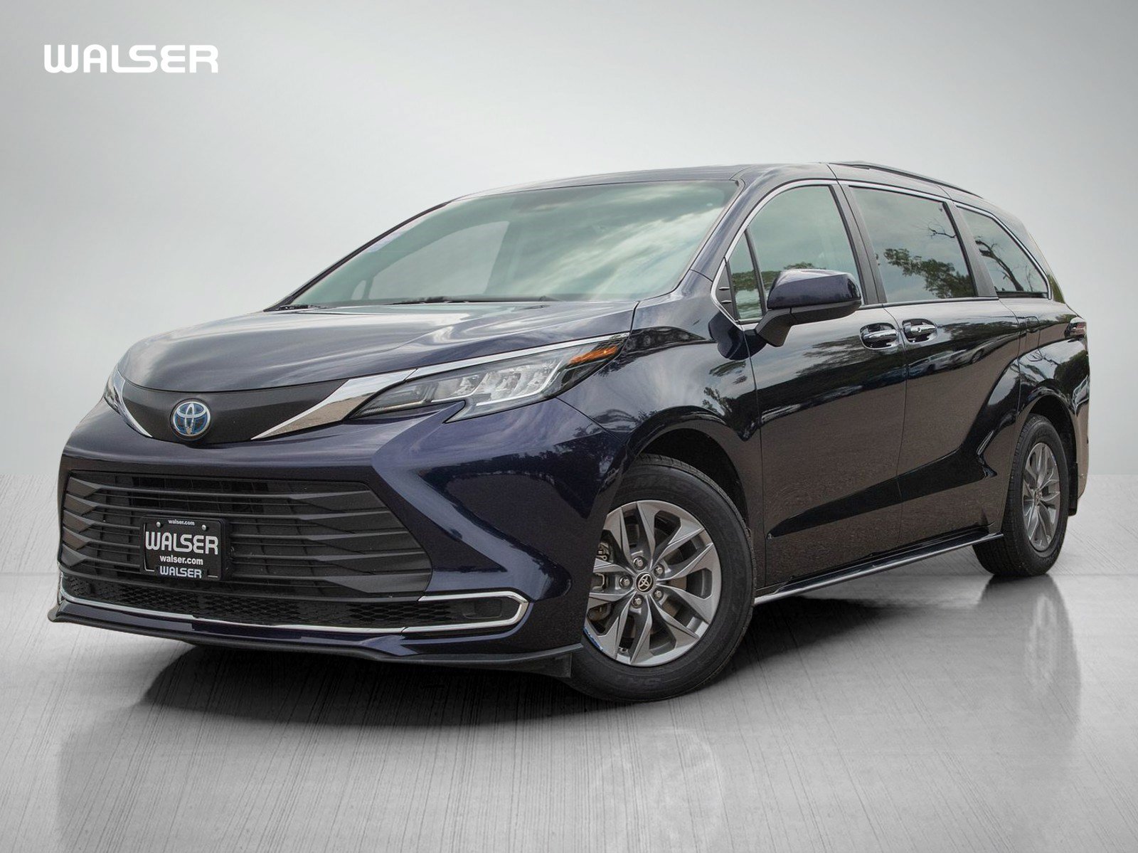 Used 2023 Toyota Sienna XLE