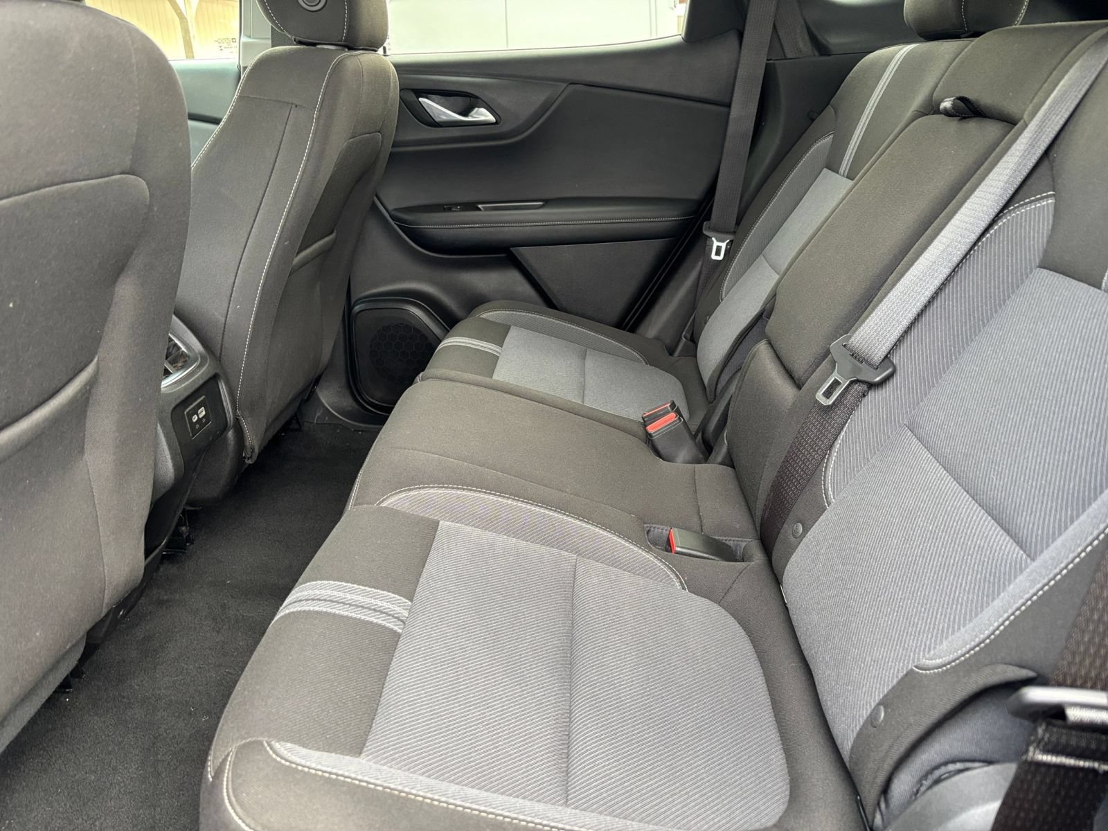 Used 2025 Chevrolet Blazer LT FWD image 26