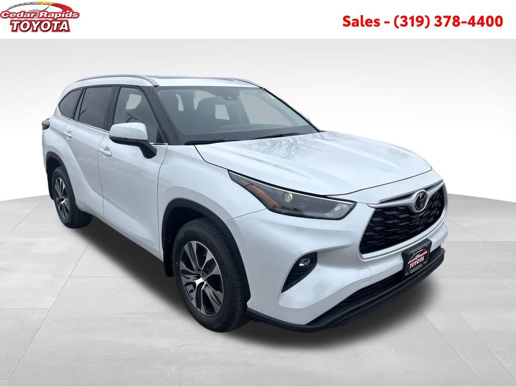 New 2026 Toyota Highlander XLE image 8