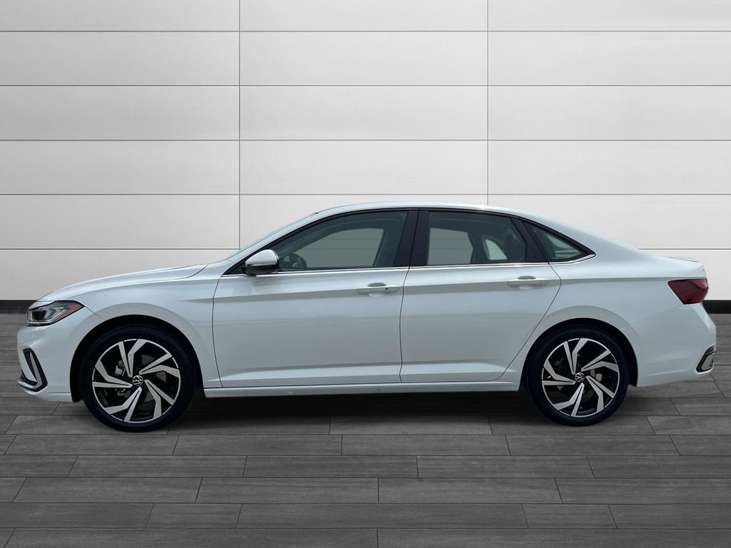 Used 2025 Volkswagen Jetta SEL FWD image 6