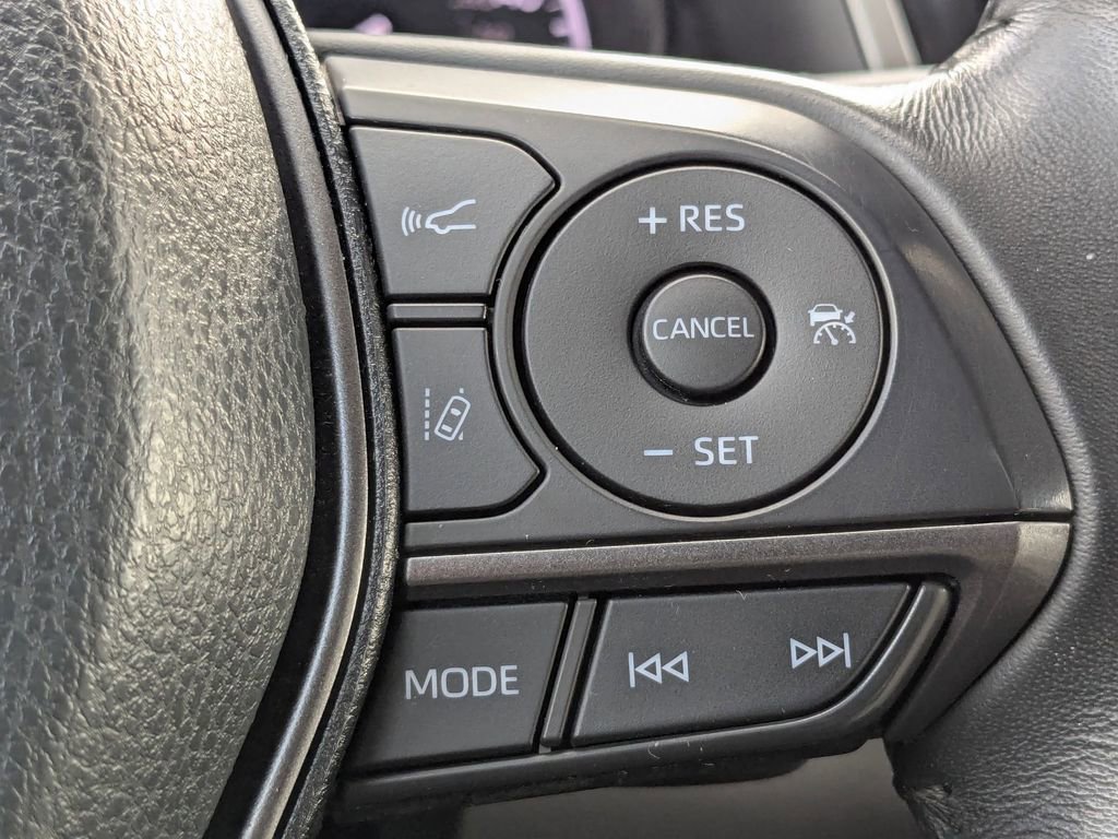 Used 2024 Toyota Camry SE image 19