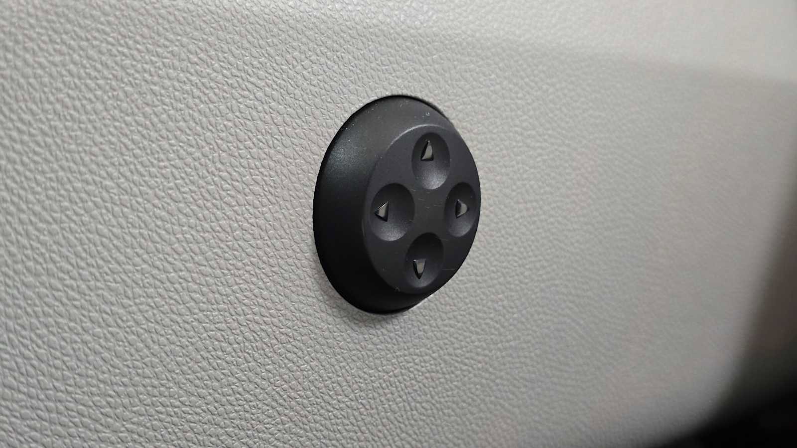 Used 2013 Mercedes-Benz E 350 4MATIC Sedan image 26