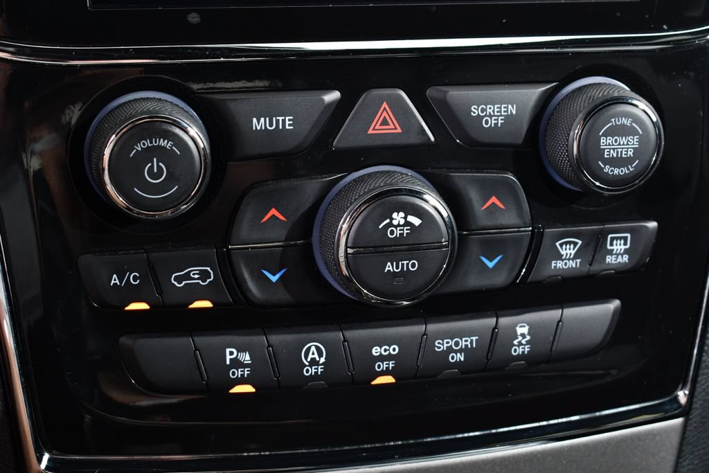 Used 2021 Jeep Grand Cherokee Laredo X AWD/4WD image 29
