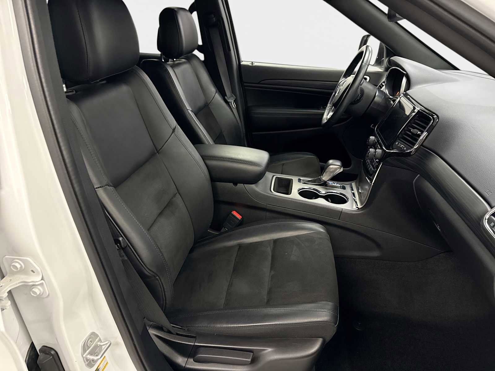 Used 2022 Jeep Grand Cherokee Laredo X AWD/4WD image 25
