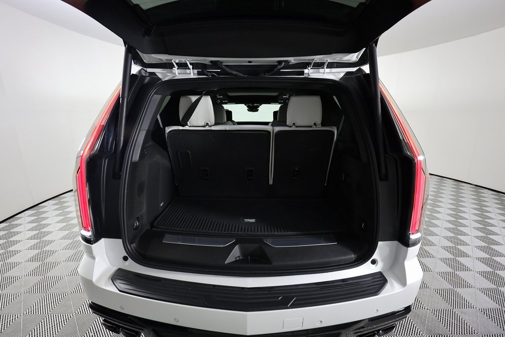 Used 2025 Cadillac Escalade V image 8