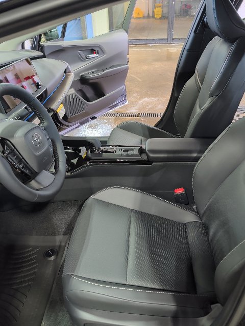 New 2027 Toyota Prius XLE AWD/4WD image 10