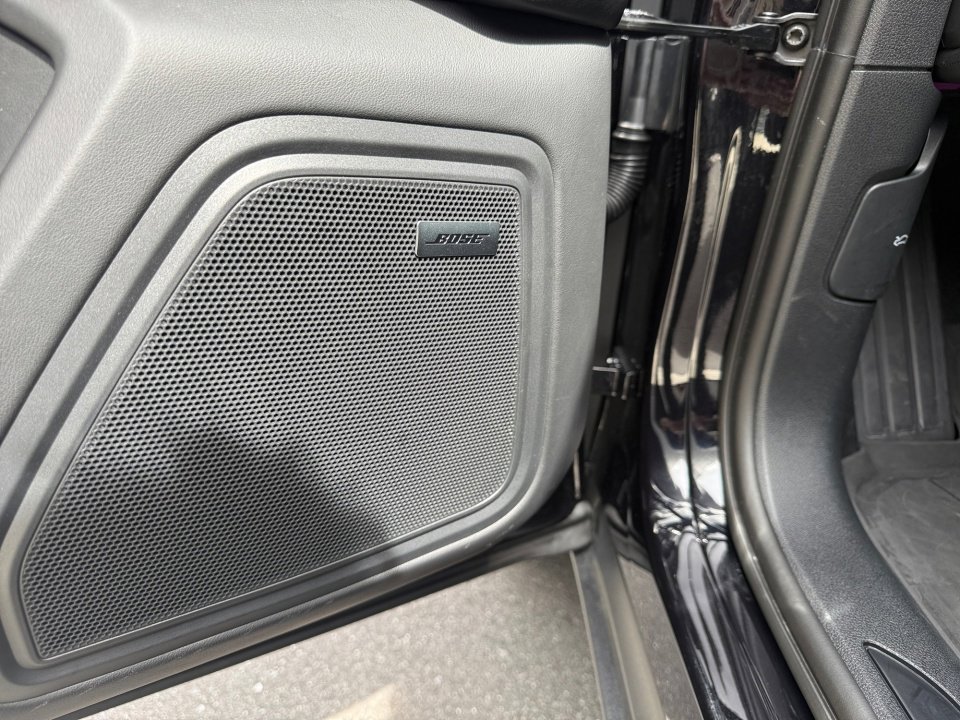 Certified 2026 Porsche Macan Turbo image 22