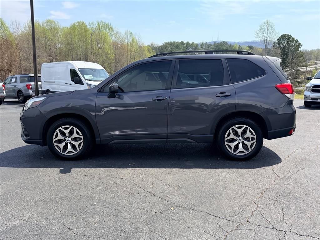 Used 2023 Subaru Forester Premium image 7