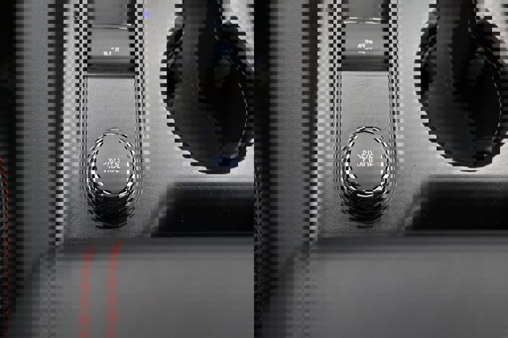 Used 2025 Ford Explorer ST-Line w/ ST-Line Street Pack image 27