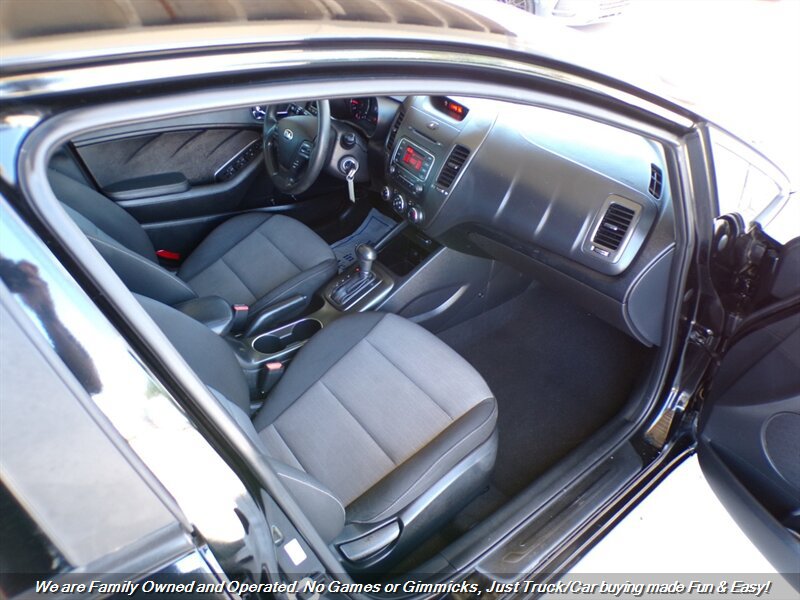 Used 2016 Kia Forte LX FWD image 28
