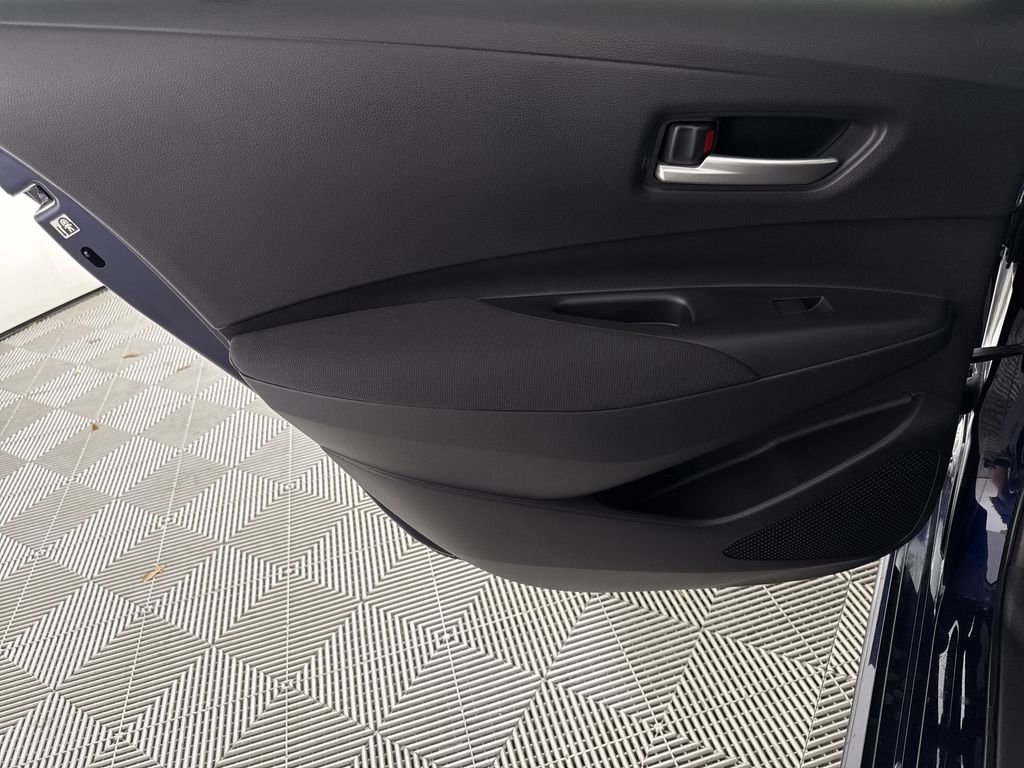 Used 2021 Toyota Corolla LE image 12