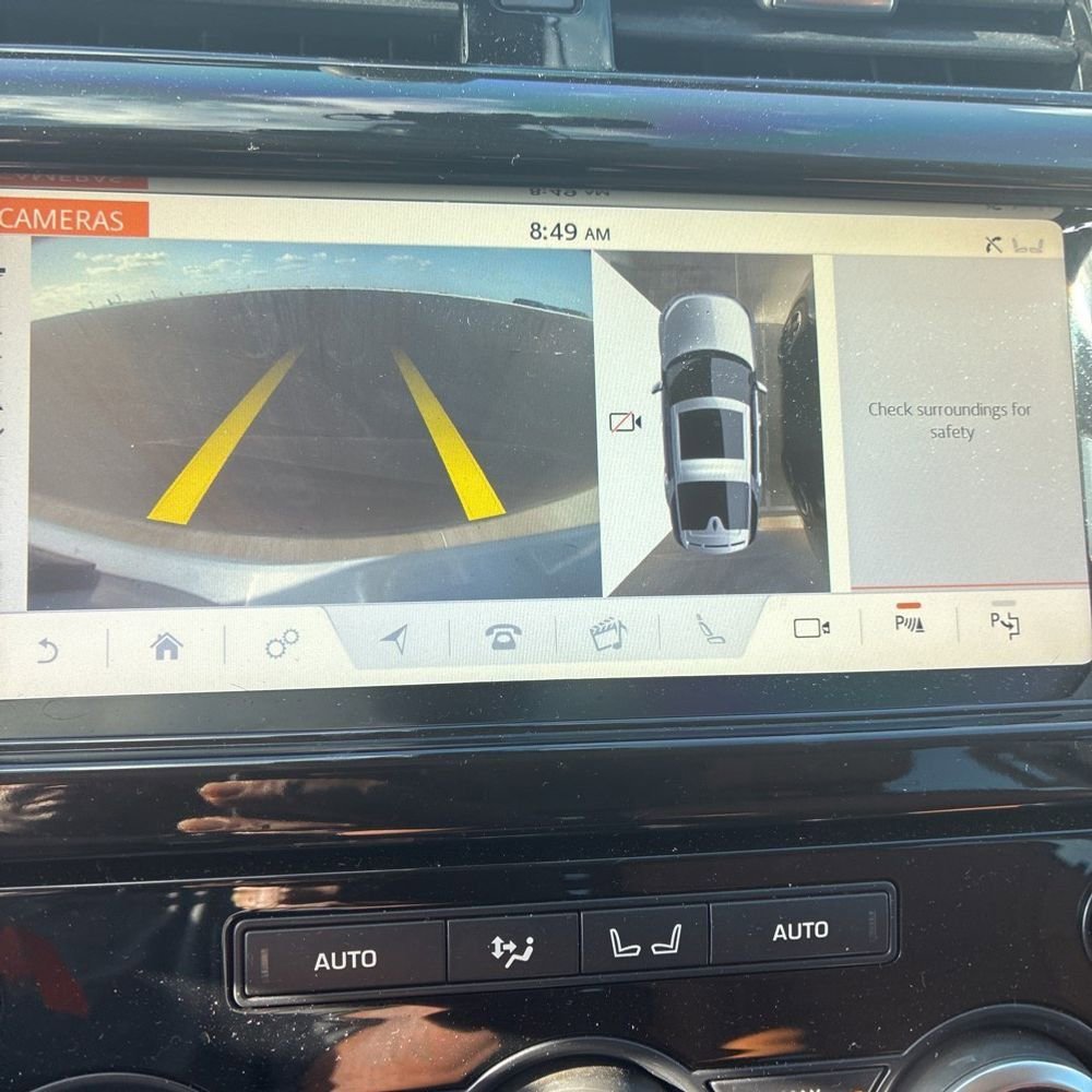 Used 2017 Land Rover Discovery HSE AWD/4WD image 15