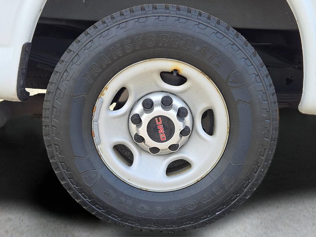 Used 2017 GMC Savana 2500 RWD image 10
