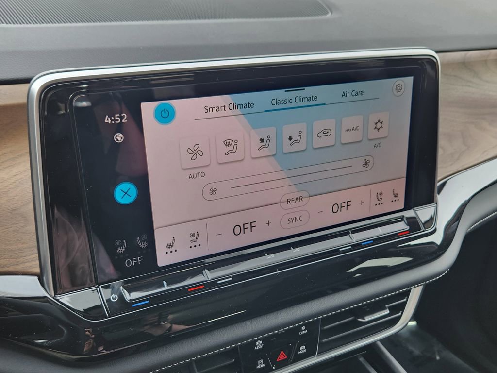 New 2026 Volkswagen Atlas SE image 10