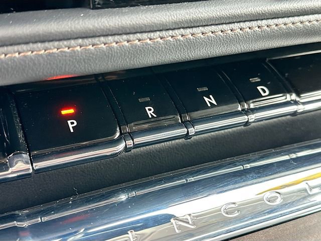 Used 2025 Lincoln Aviator Reserve w/ Luxury Package RWD image 17