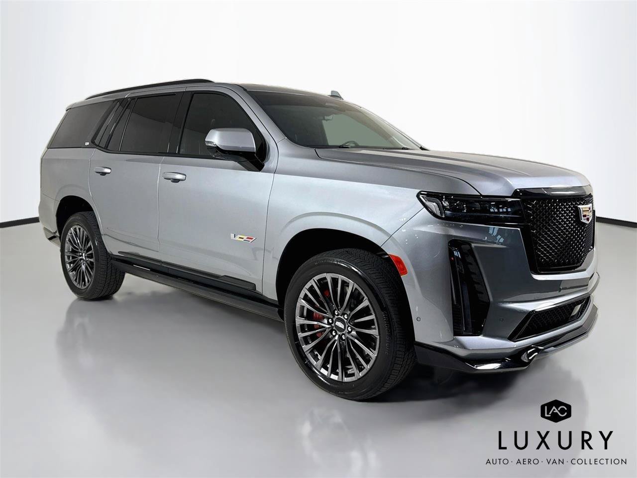 Used 2023 Cadillac Escalade V AWD/4WD image 3