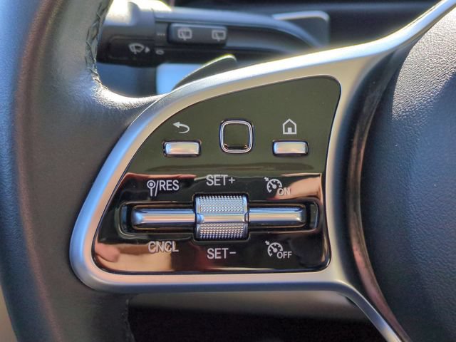 Used 2023 Mercedes-Benz GLB 250 4MATIC w/ Premium Package image 16