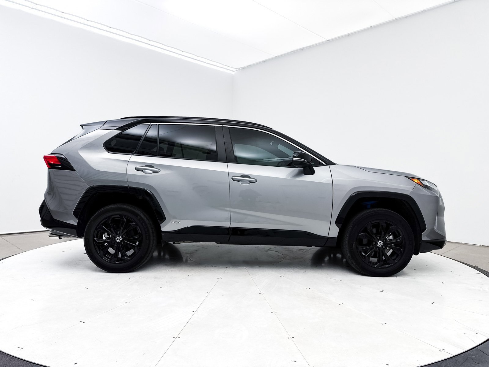 Used 2023 Toyota RAV4 XSE image 40