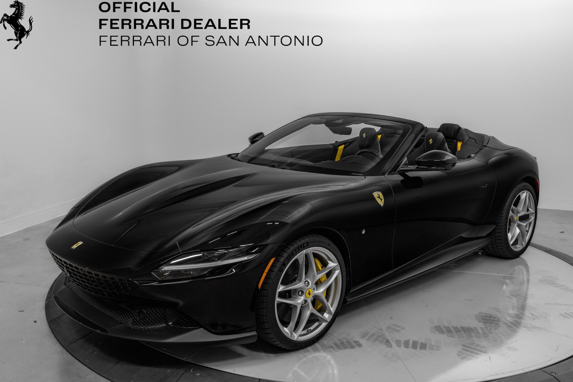Certified 2025 Ferrari Roma Spider RWD image 12