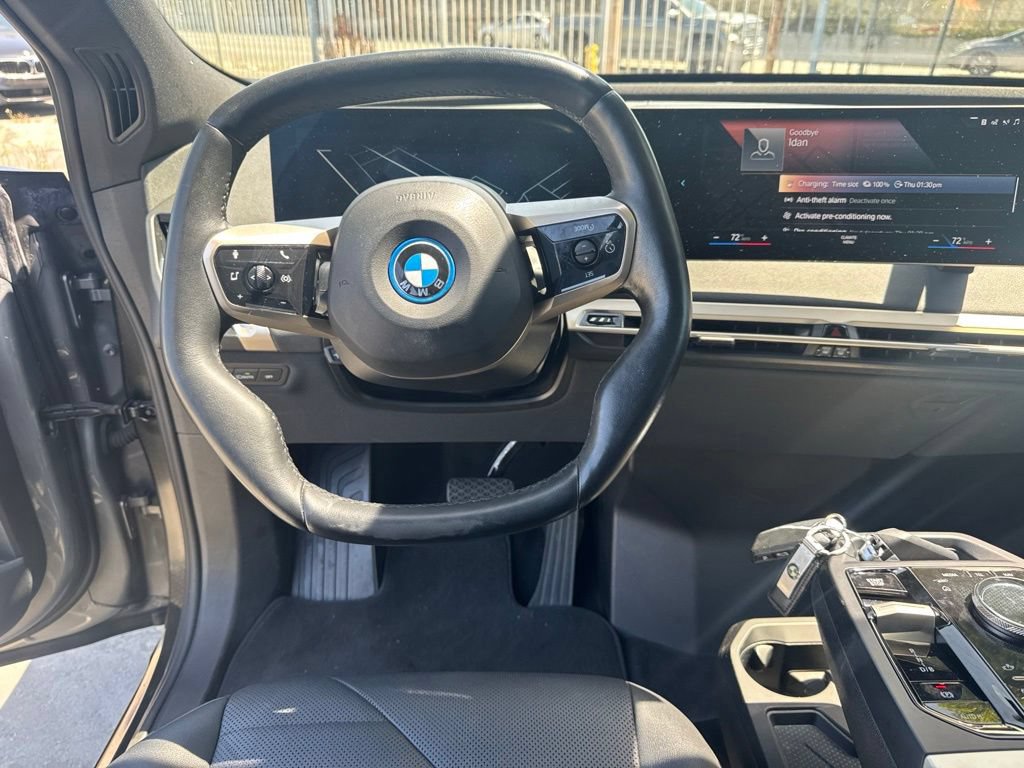 Used 2023 BMW iX xDrive50 AWD/4WD image 18