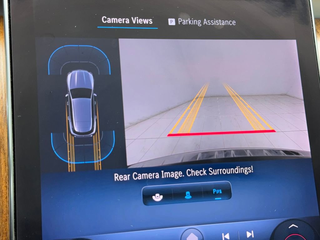 Used 2024 Mercedes-Benz GLC 300 4MATIC image 30