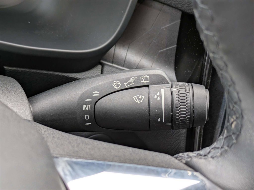 Used 2023 Volvo XC40 Recharge Core image 36