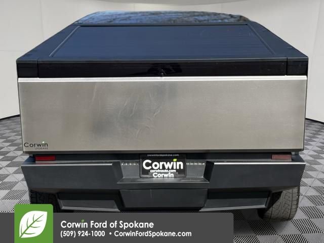 Used 2025 Tesla Cybertruck AWD Crew Cab image 16