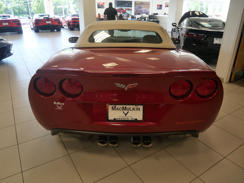 Used 2011 Chevrolet Corvette Grand Sport w/ Preferred Equipment Group RWD image 5