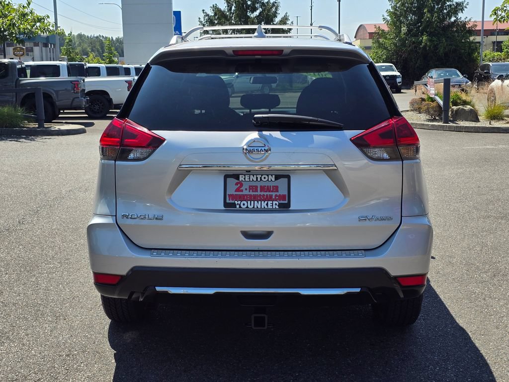 Used 2018 Nissan Rogue SV AWD/4WD image 4
