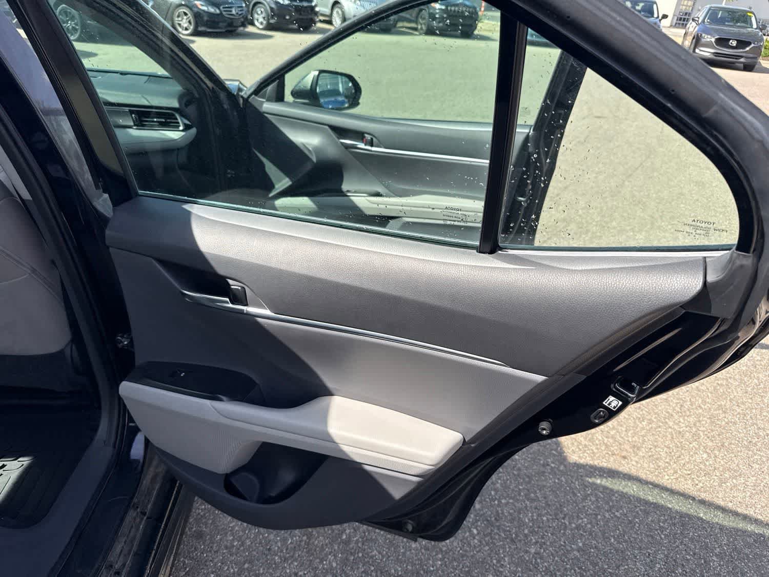 Used 2019 Toyota Camry SE FWD image 24