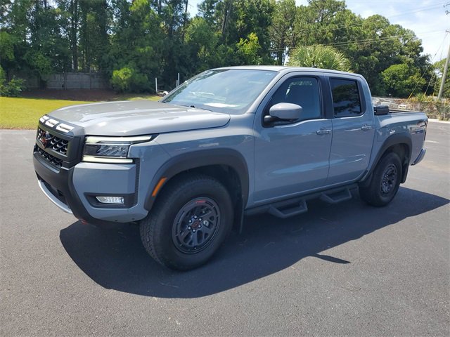 Used 2025 Nissan Frontier PRO-4X w/ Pro Convenience Package image 3