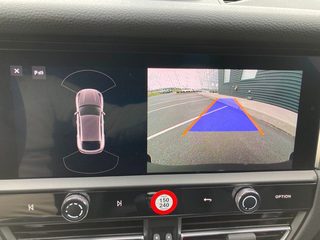 Used 2024 Porsche Macan image 22