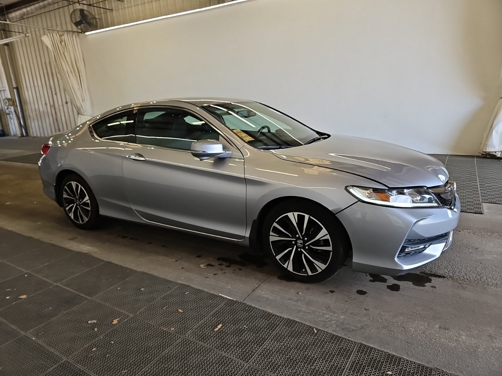 Used 2016 Honda Accord EX-L image 2